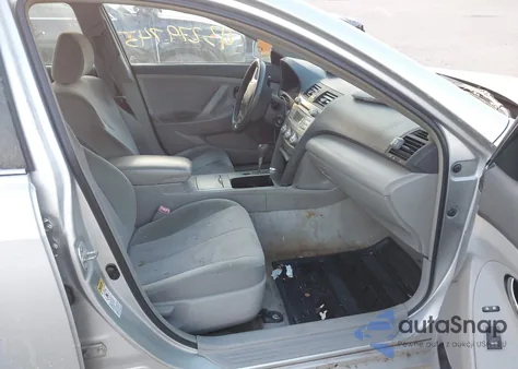 2011 Toyota Camry Le z USA, uszkodzony, nr VIN 4T1BF3EK7BU142257